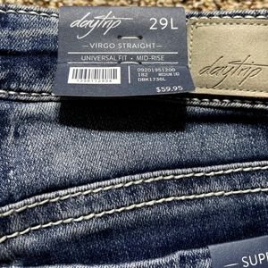Daytrip Virgo Straight Stretch Jeans